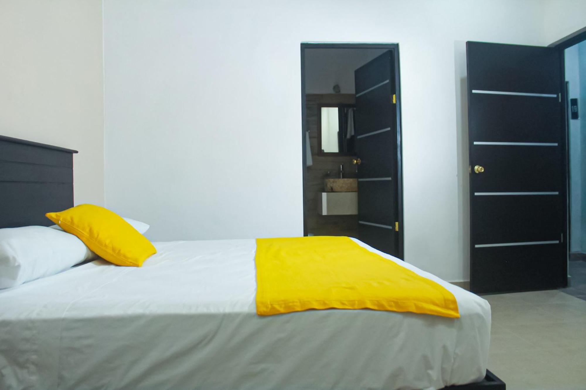 Hotel Zibahun Валядолид Екстериор снимка