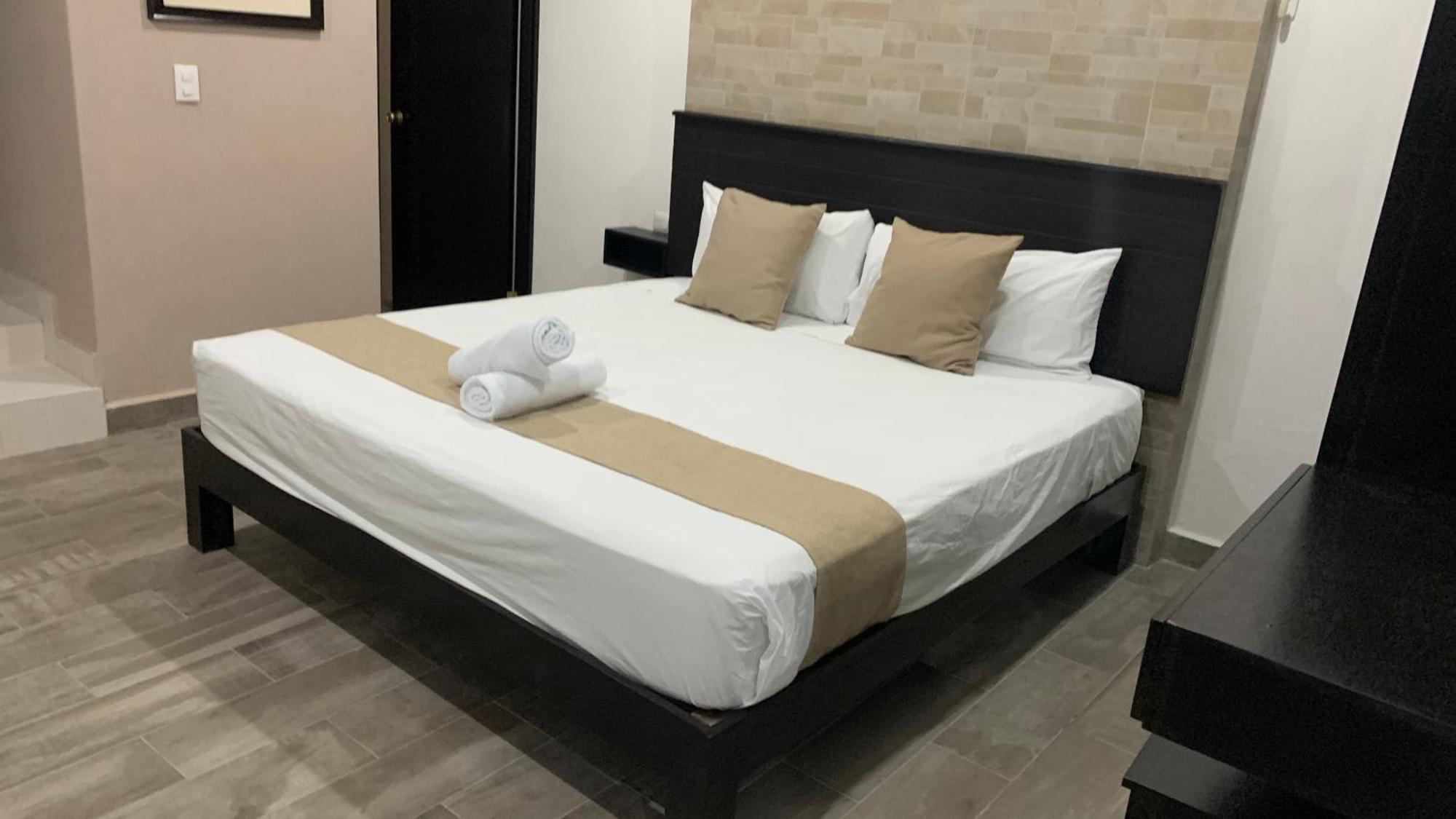 Hotel Zibahun Валядолид Екстериор снимка
